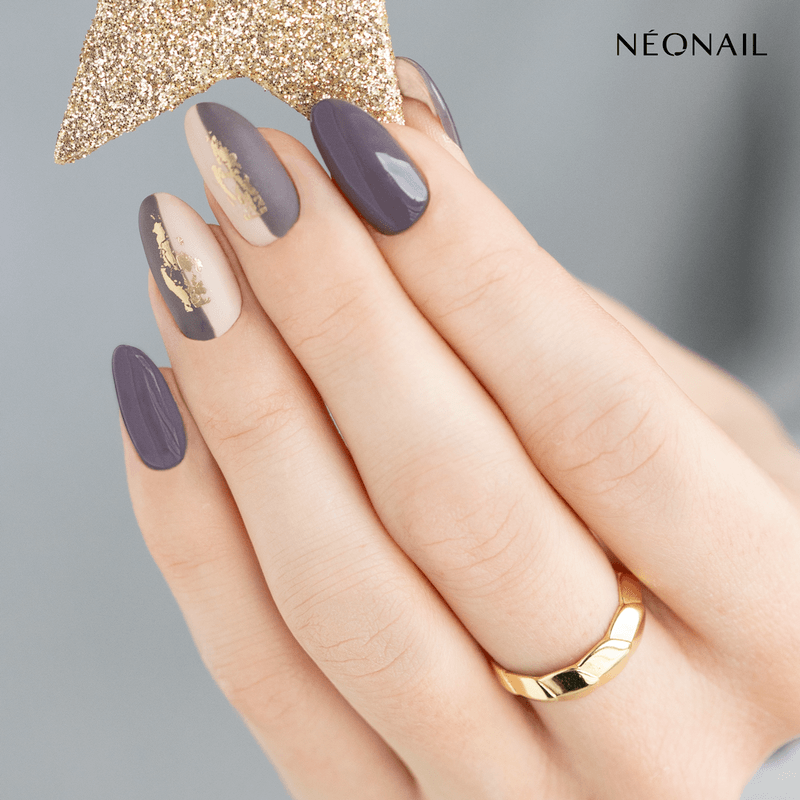 Gris y oro