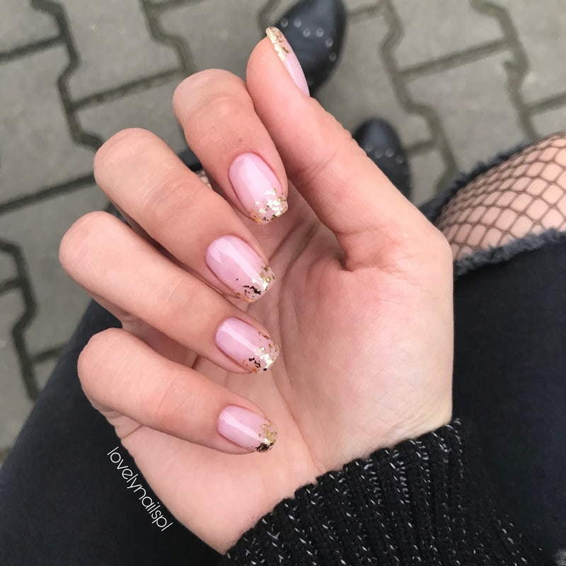 Gold french manicure