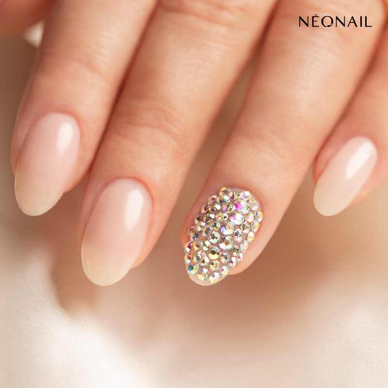 Uñas naturales y brillantes