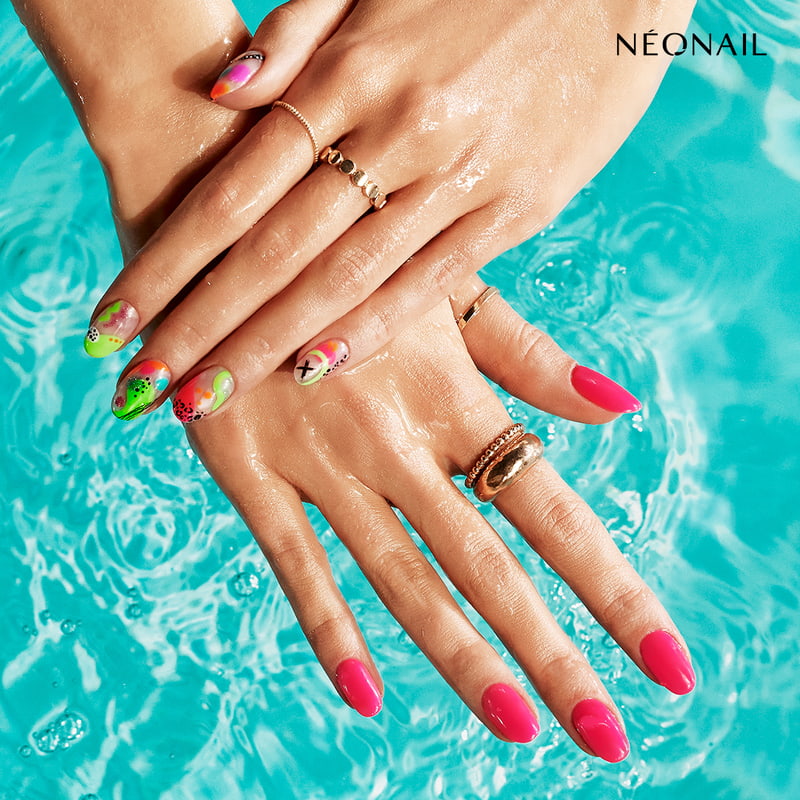 Manicura de neón